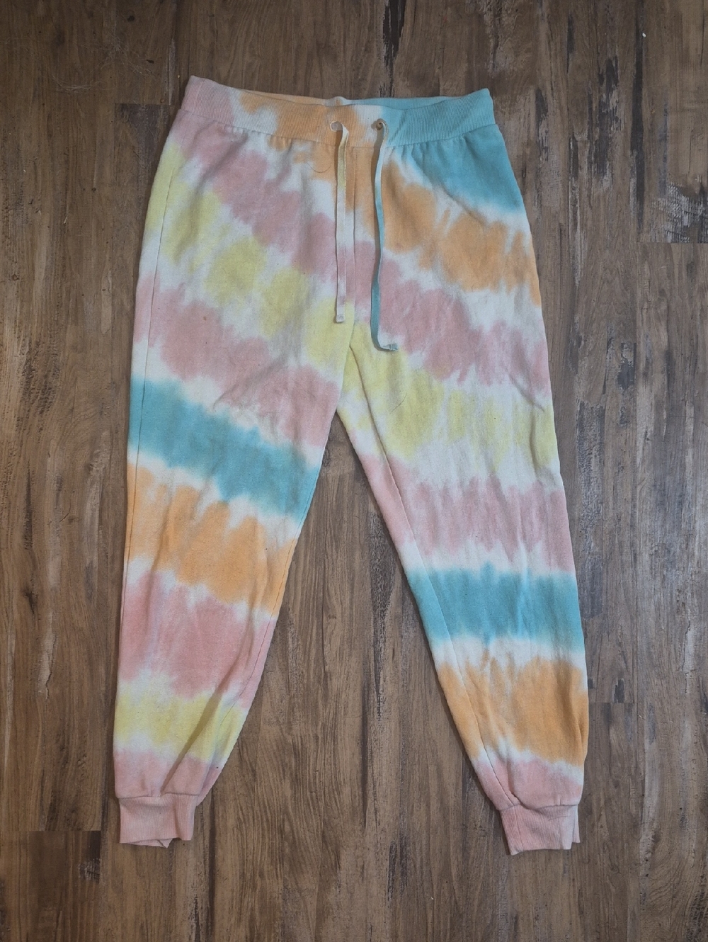 NWOT Abound Wonen's Tye Dye Jogger Sweatpants. Medium
